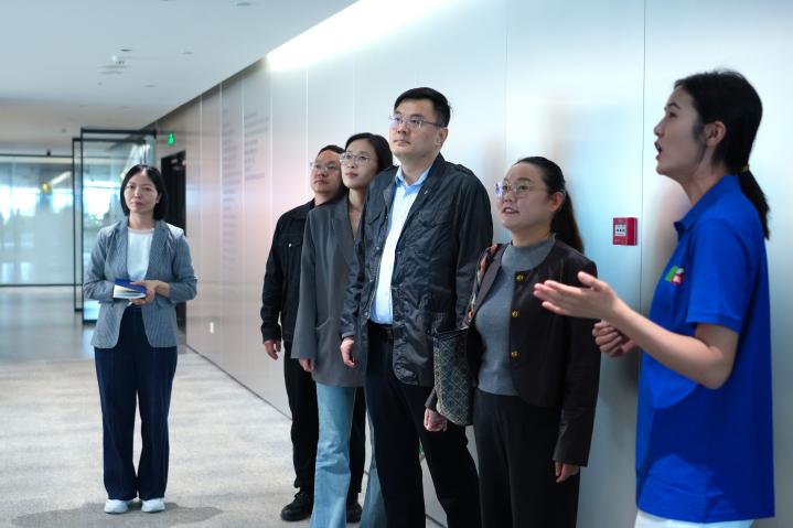 可按栏目接着查阅相关条目